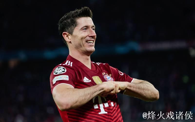 莱万多夫斯基荣膺本赛季德甲最佳球员 莱万多夫斯基荣膺本赛季德甲最佳球员